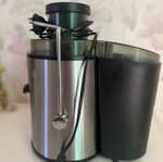 Izzy electric juicer used