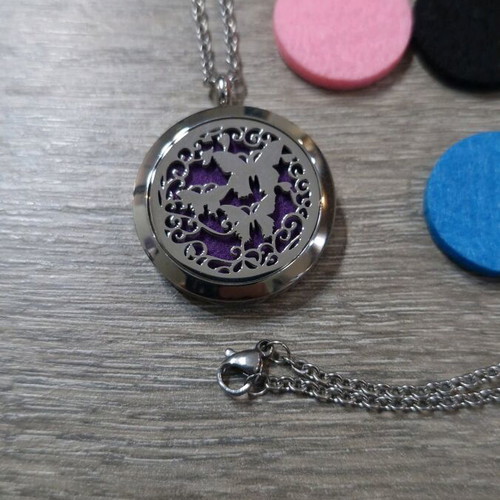 Oil Difusser necklace with butterflies and metal magnetic cap silver new
