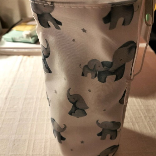 Insulated kids water or juice bottle holder new with elephant design