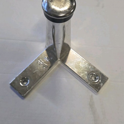 Adjustable metal legs used, pack of 8 pieces
