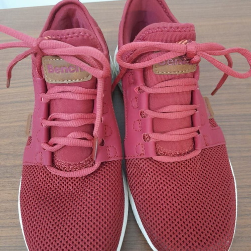 Bench women's athletic shoes like new, breathable fabric, size 38, red