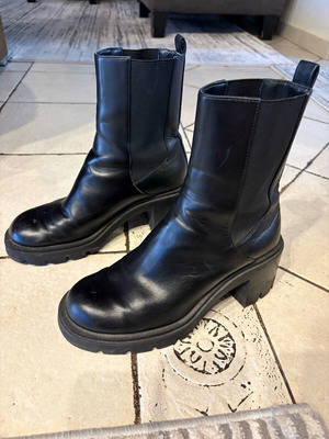 Zara boots used, black, size 39