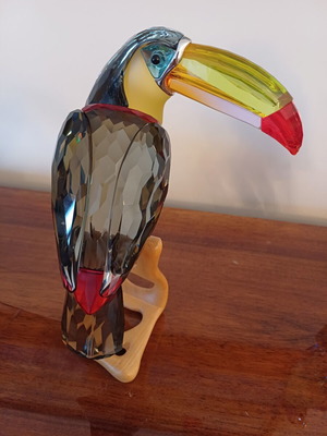 Swarovski Toucan Black Diamond μεταχειρισμένο κρυστάλλινο αγαλματίδιο σε βάση από ξύλο σφενδάμου