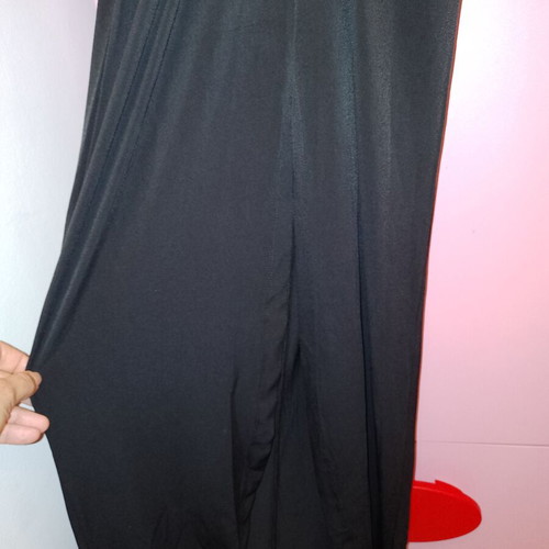 Long black dress new with gift neseser