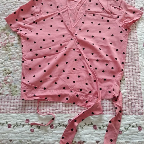 Crop wrap top Pimkie like new, size S, black and pink