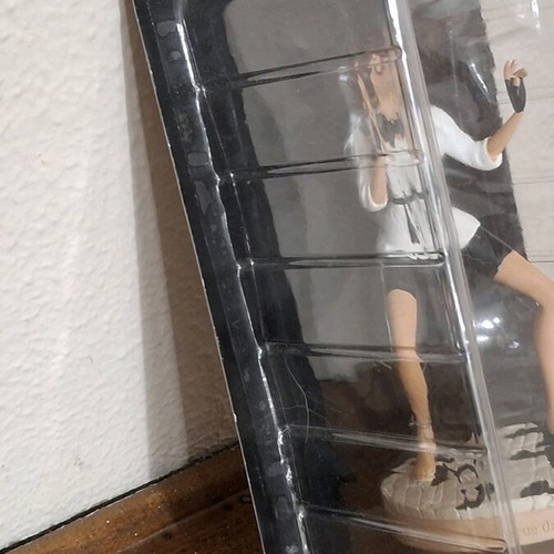 Lara Croft Tomb Raider La Dague de Xian 2005 figure new