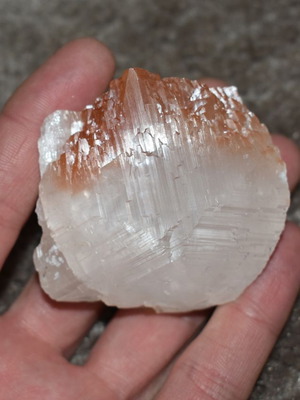 Natural calcite unprocessed used 152 grams