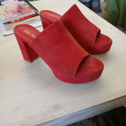 Bruni suede mules size 40 like new, red