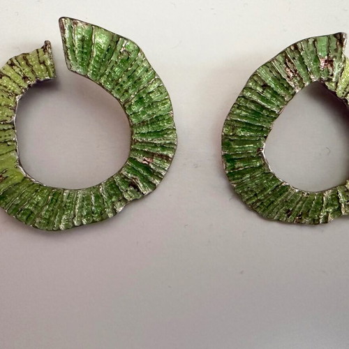 Silver earrings like new with green shades