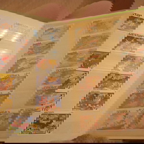 Συλλογή ασυνήθιστων γραμματοσήμων με ήρωες Walt Disney σαν καινούργια