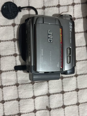 Βίντεο κάμερα JVC GR-D720 μεταχειρισμένη με το κουτί της