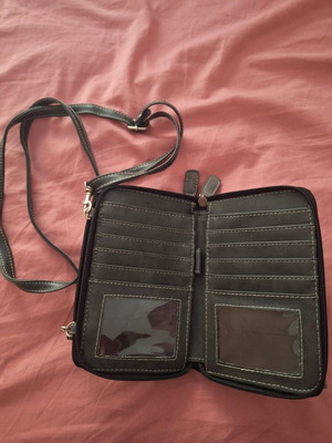 Wallet-bag like new with multiple compartments