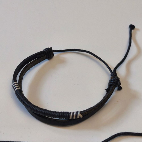 Set of 6 men's adjustable leather and cord bracelets, black and khaki