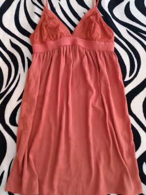 Etam women's nightgown like new, orange with soft padding