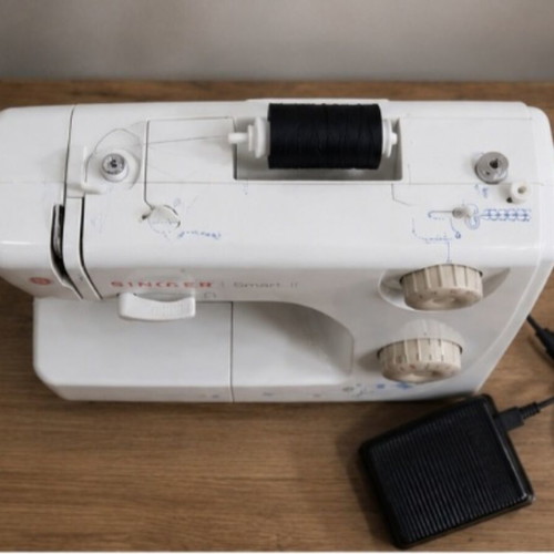 Singer II sewing machine new, ideal for home use