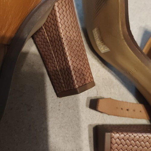 Paola Ferri leather sandals like new, size 39, brown