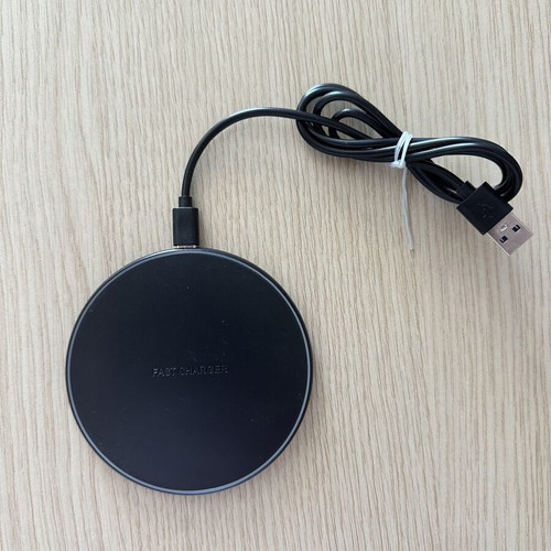 Wireless charger for iPhone iPad