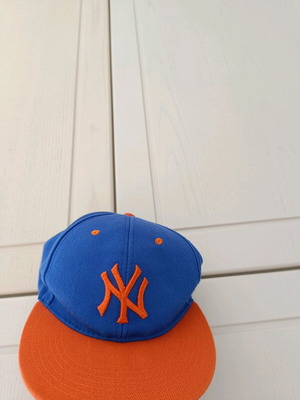 NY BOX hat used, one size