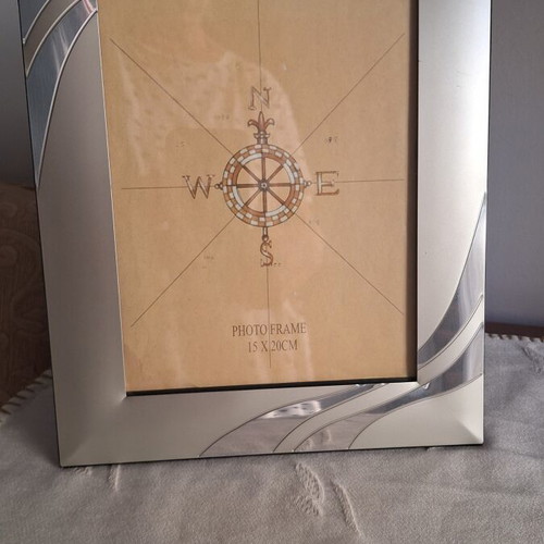 Large elegant photo frame 22x27 cm, fits 15x20 cm photos