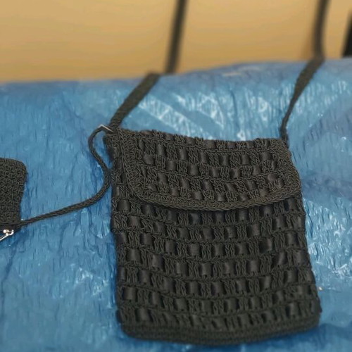 Knitted women's crossbody bag black like new with coin purse