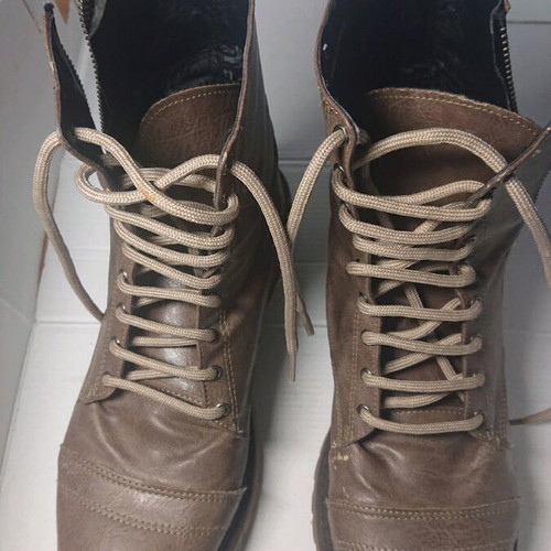 Gray ankle boots size 39 used with extra laces