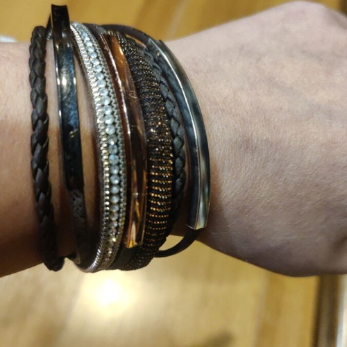 Women's bracelet new with leather and metal details brown