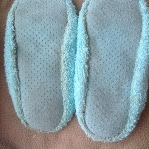 Spa towel with waterproof interior and light blue pouch new