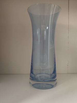 Glass vase blue 23cm x 10cm like new