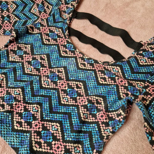 Crop top like new, colorful shirt, size S