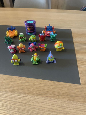 Super Zings collection like new
