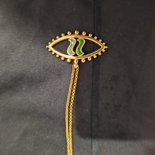 Pendant charm 2022 gold color, like new, green detail