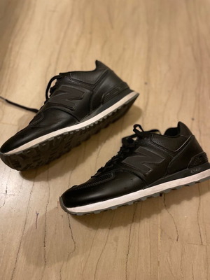 Обувки New Balance черни в отлично състояние, номер 42