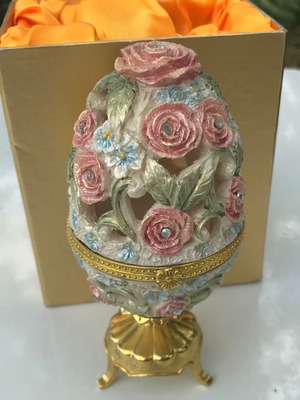 Faberge-style decorative egg used with floral design by Trimar