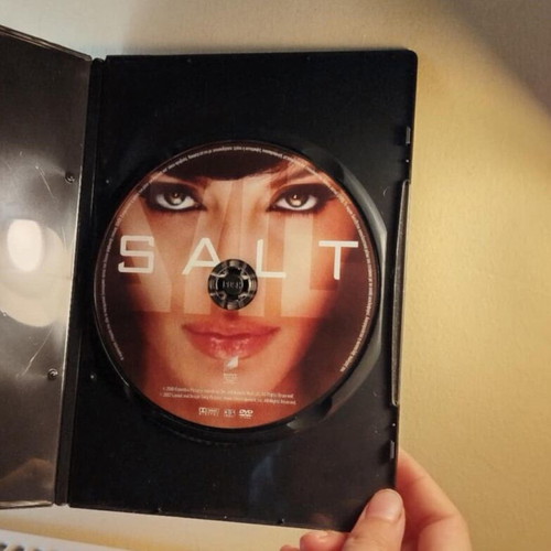 Salt DVD like new, action and crime