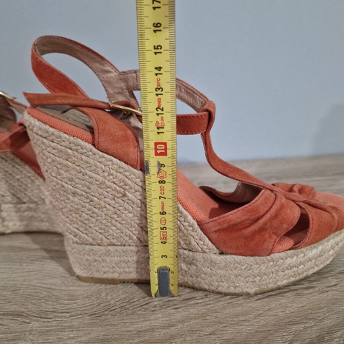 Kanna genuine suede women's wedge platform sandals size 38, like new