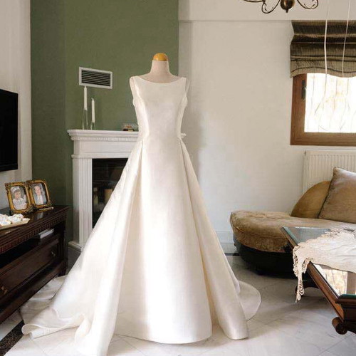 Primalicia Alberto Palatchi wedding dress like new, white with lace veil