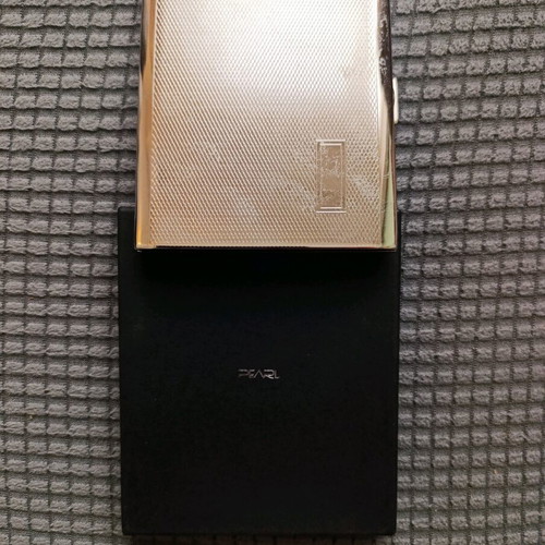 Pearl metal cigarette case like new, Made in Japan
