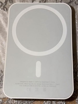 Apple power bank MagSafe καινούργιο