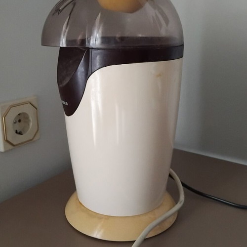 Popcorn Machine Hot Air like new with measuring lid