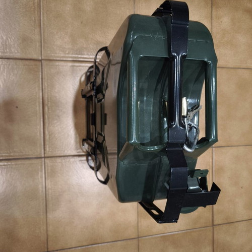 Jerrycan 20lt with bracket new