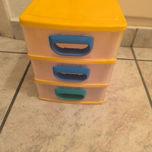 Plastic organizer case with drawers like new