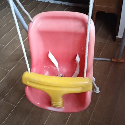 Garden swing used with intact ropes and stable frame