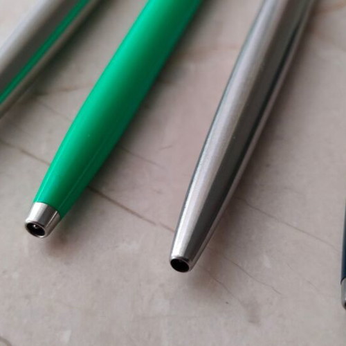 Parker metal pens set of 4 with 4 refills