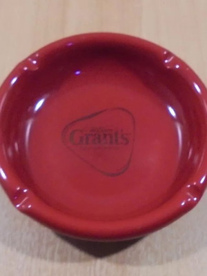 Grant's Scotch Whisky old promotional round ceramic ashtray used