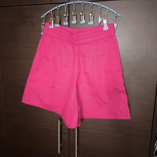 Milkwhite shorts pink like new, size M