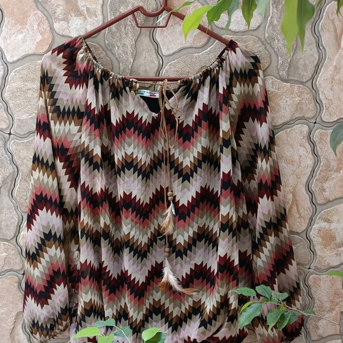 Shirt one size like new, ideal for L-XL