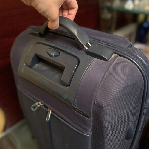 Cabin Suitcase with Wheels like new, dark blue and black
