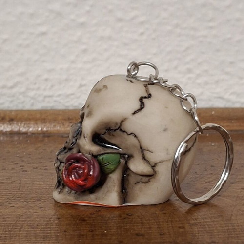 Aldor Giftware Ceramic Skull Keychain with Rose, Gothic