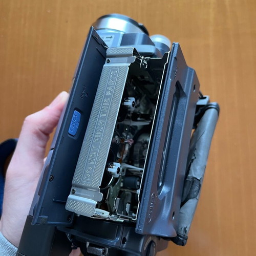Sony Handycam DCR-TRV140E Digital8 like new in original box