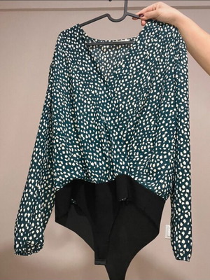 Green polka dot bodysuit like new with neckline, size L